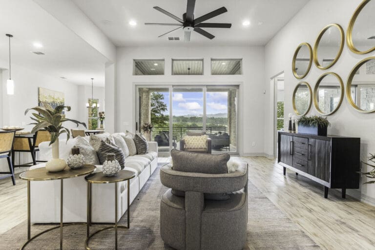 Spacious living area in Ashlyn luxury home, Belle Oaks