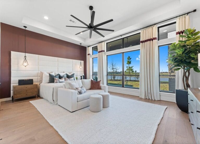 Primary Bedroom-DVA03815